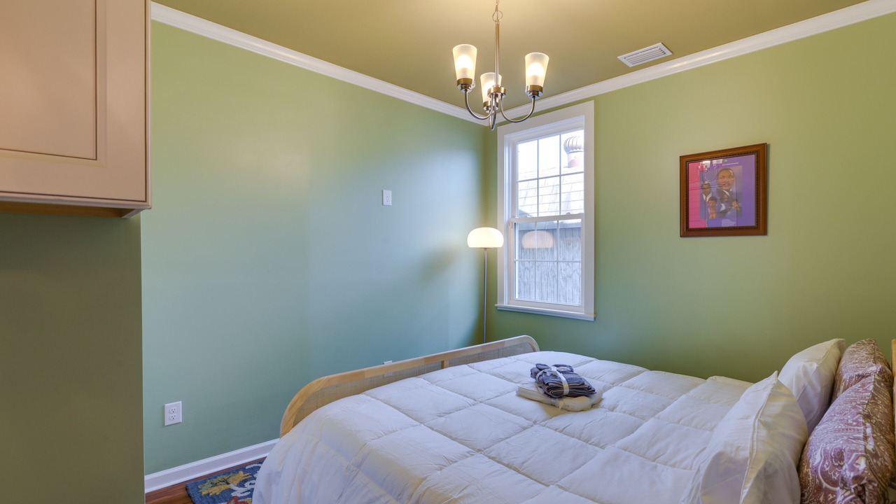 Photo of Bedroom in Quincy