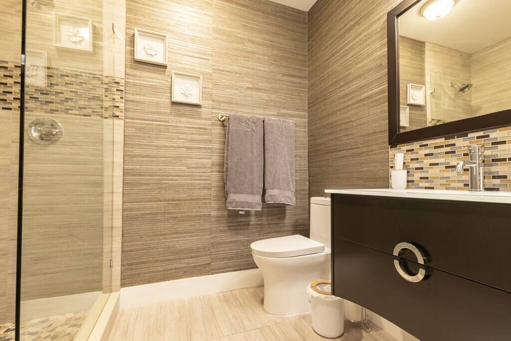 Photo of Bathroom in El Portal