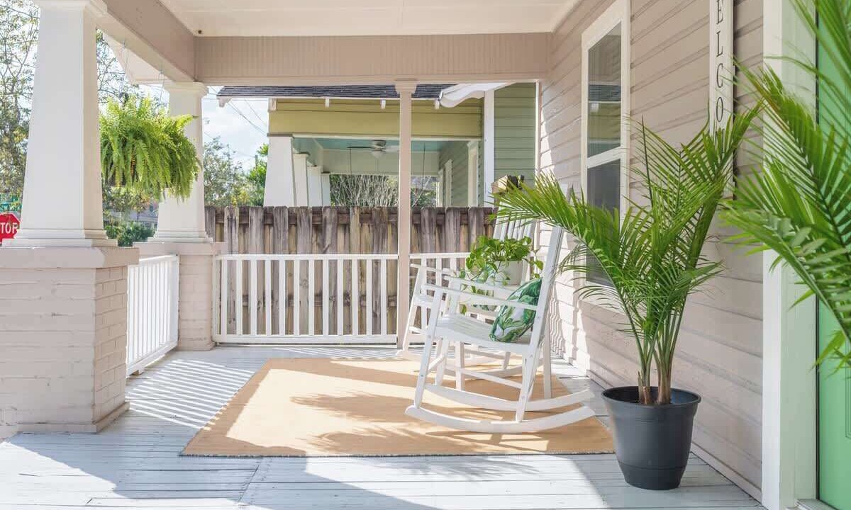 Photo of Patio Balcony in Dixieland