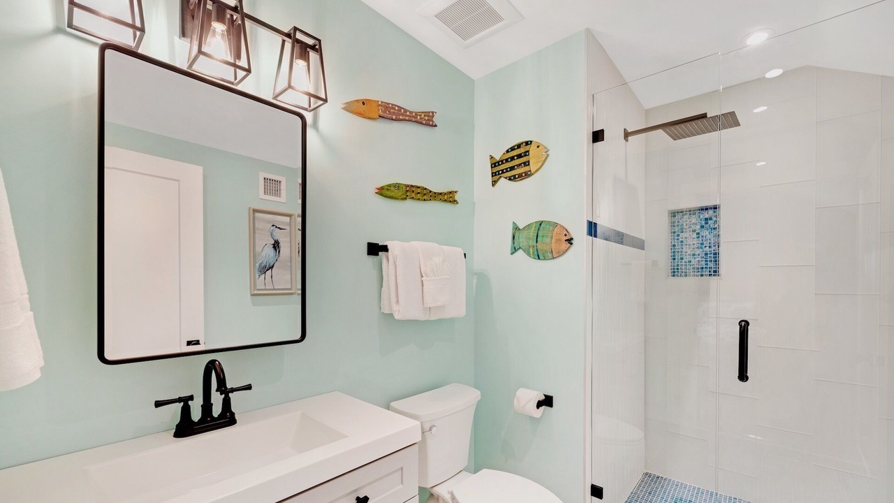 Photo of Bathroom in Uptown - Upper Duval