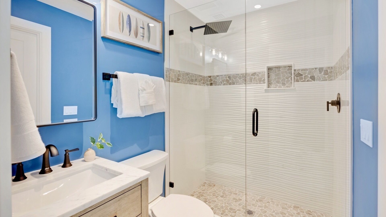 Photo of Bathroom in Uptown - Upper Duval