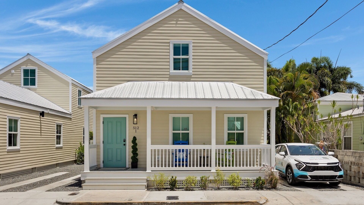 Photo of Outdoor in Uptown - Upper Duval
