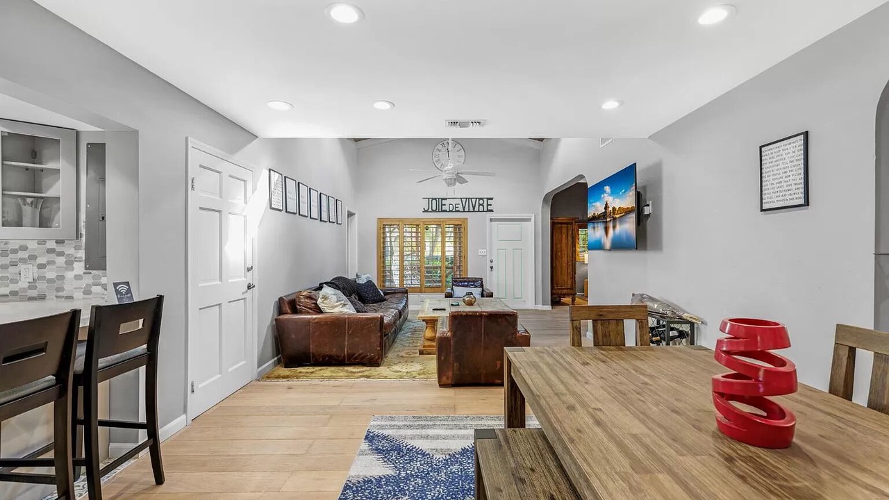 Photo of Livingroom in Hendricks and Venice Isles