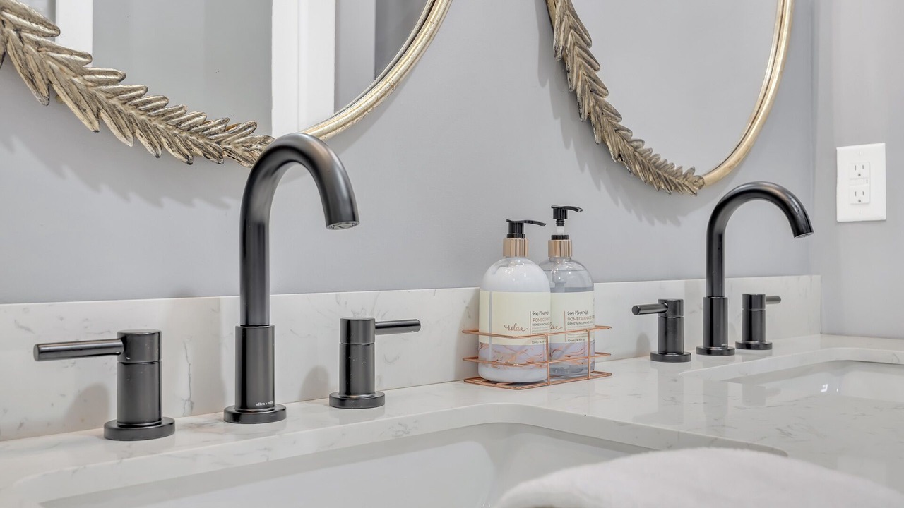 Photo of Bathroom in Doctors Inlet