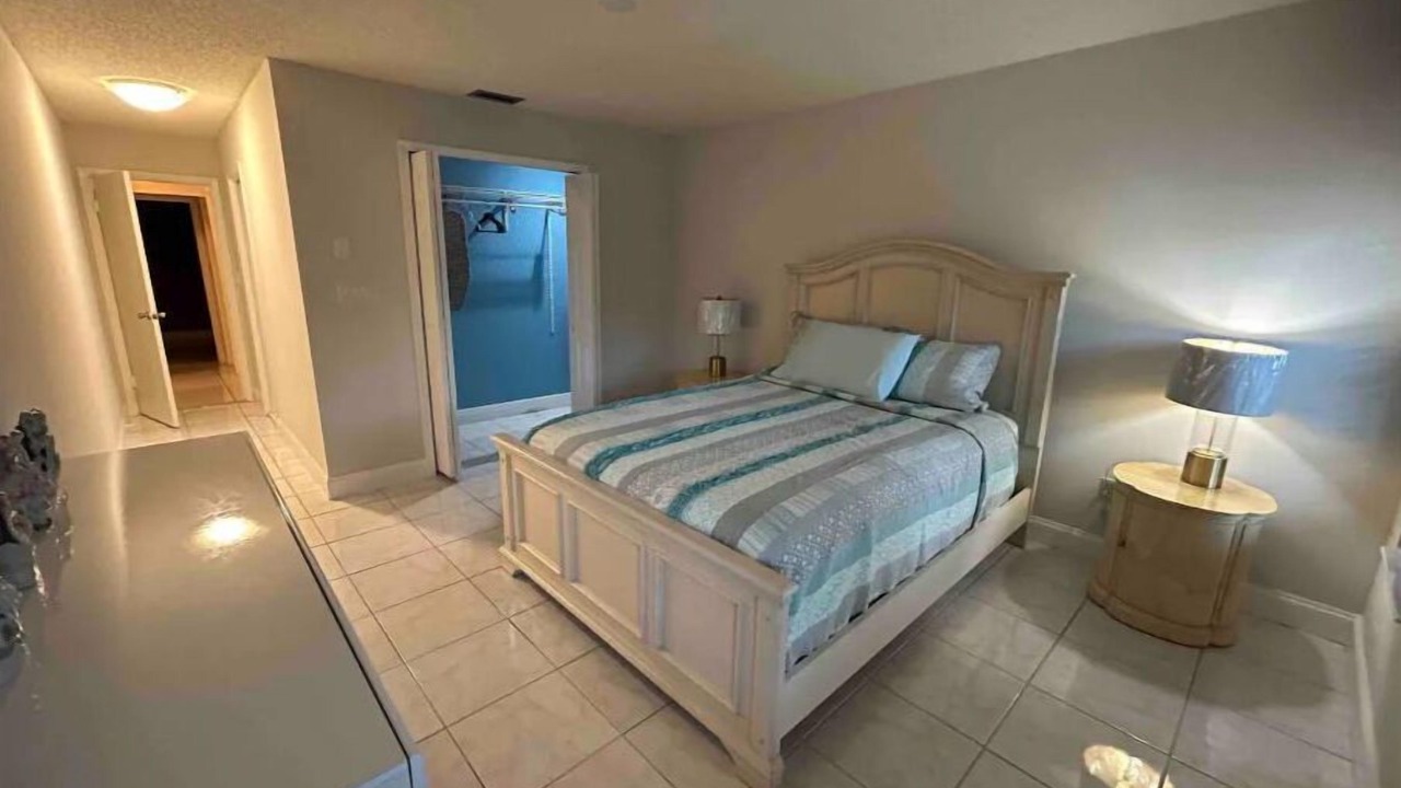 Photo of Bedroom in North Lauderdale
