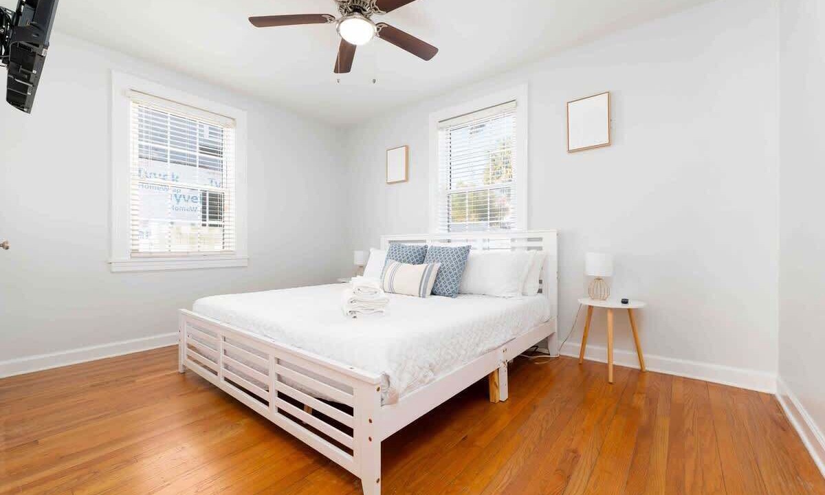 Photo of Bedroom in Neptune Beach