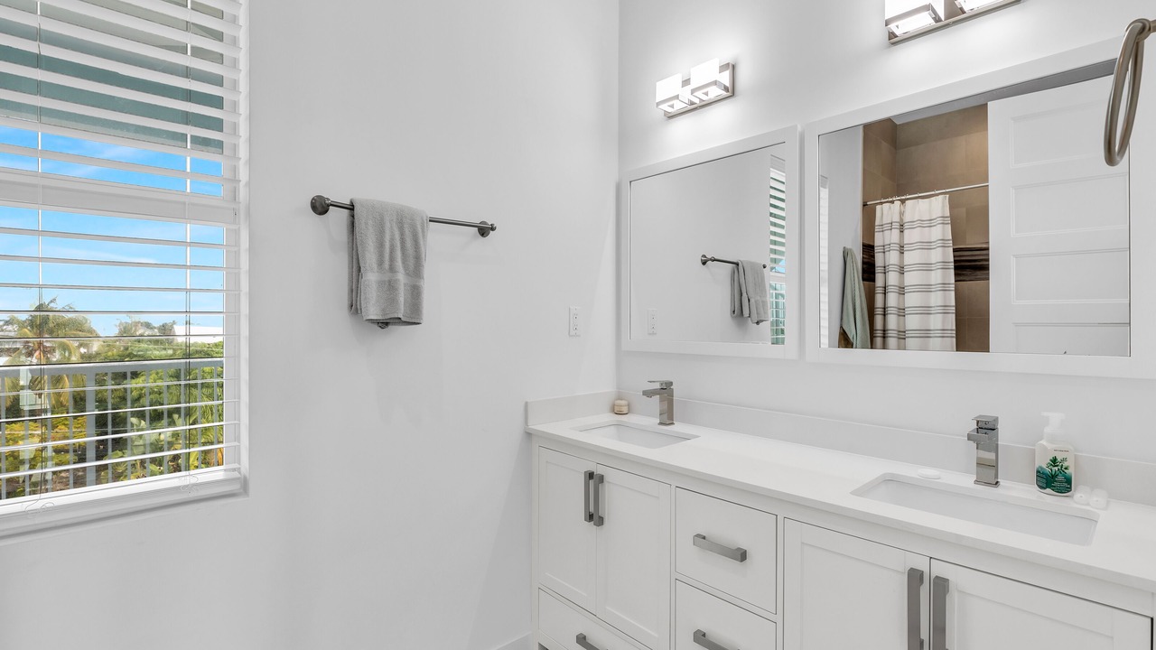 Photo of Bathroom in Marathon
