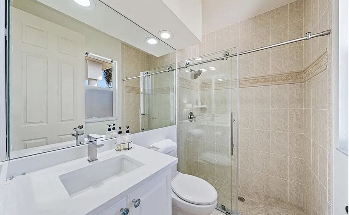 Photo of Bathroom in Connors