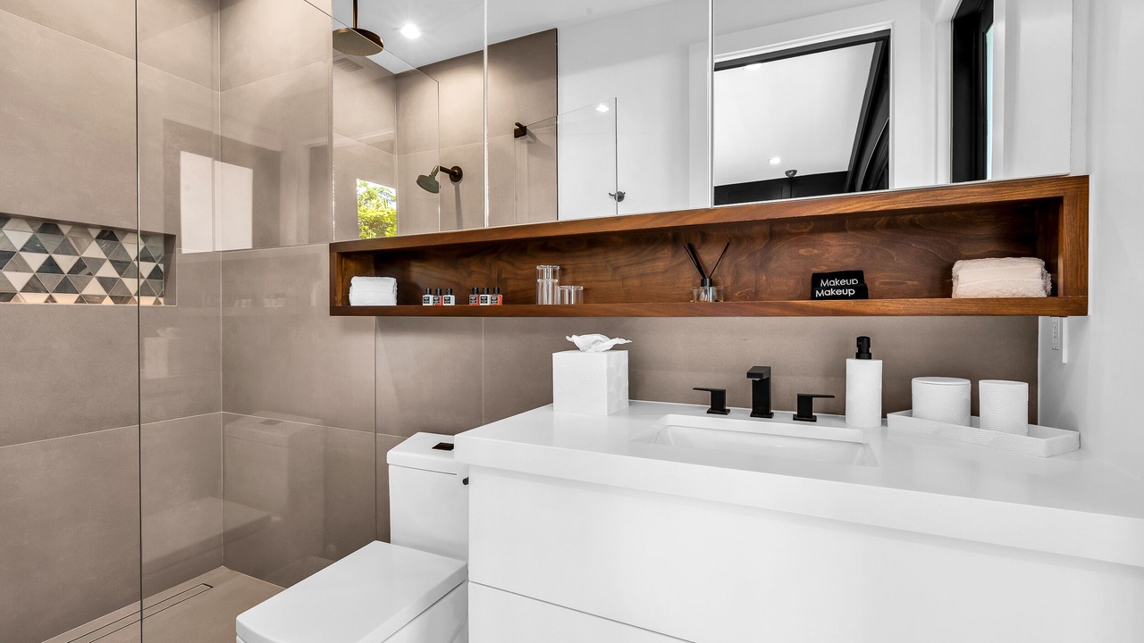 Photo of Bathroom in Sunshine Park