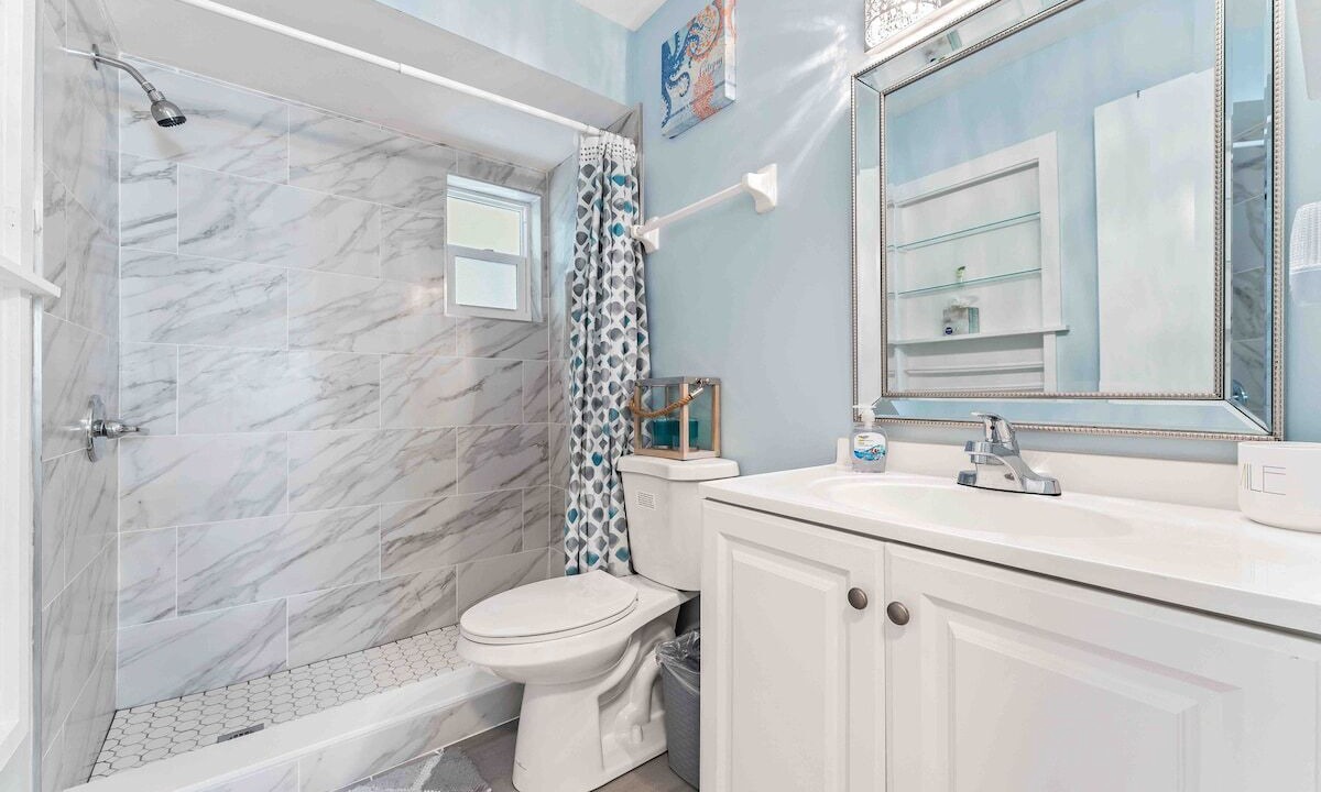Photo of Bathroom in Laurel Park