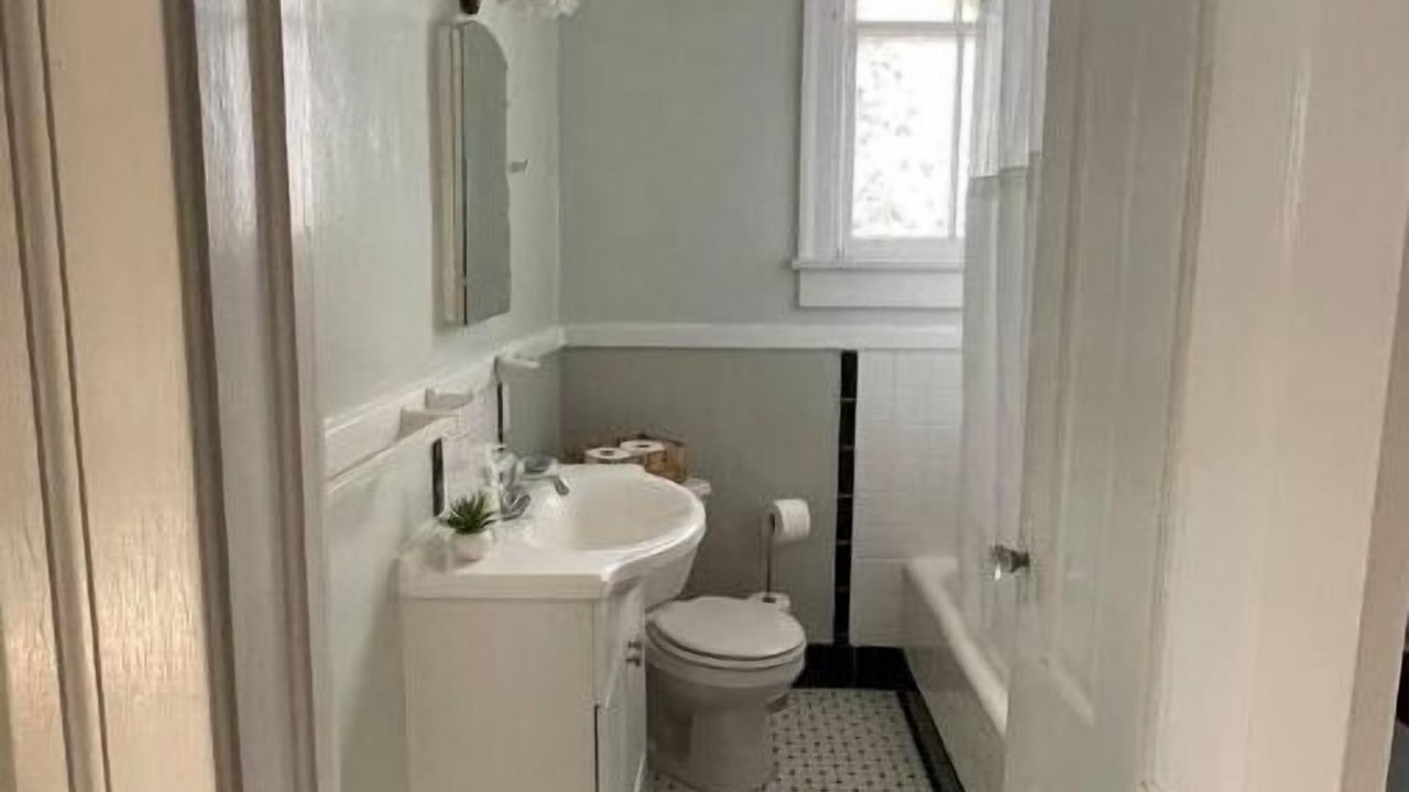 Photo of Bathroom in Five Points