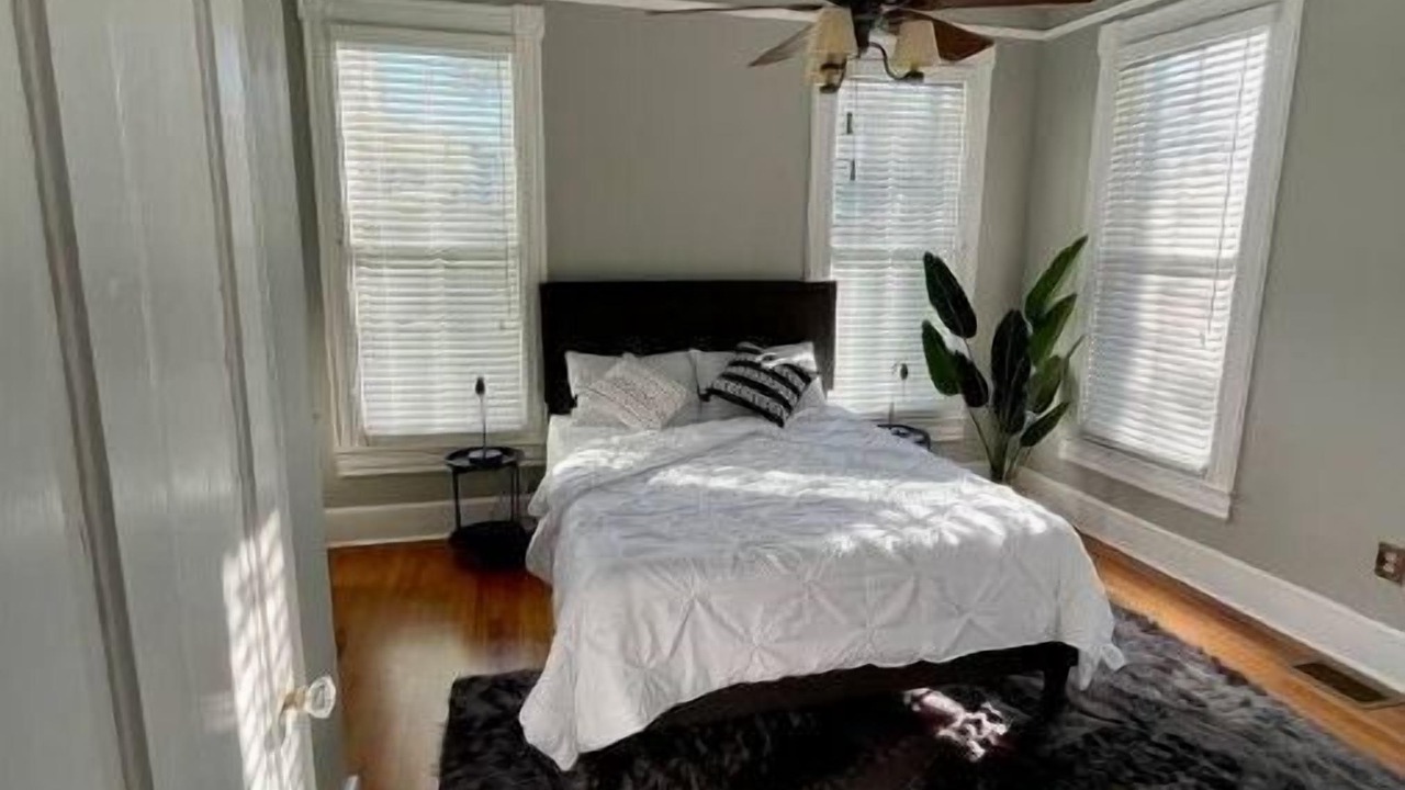 Photo of Bedroom in Five Points