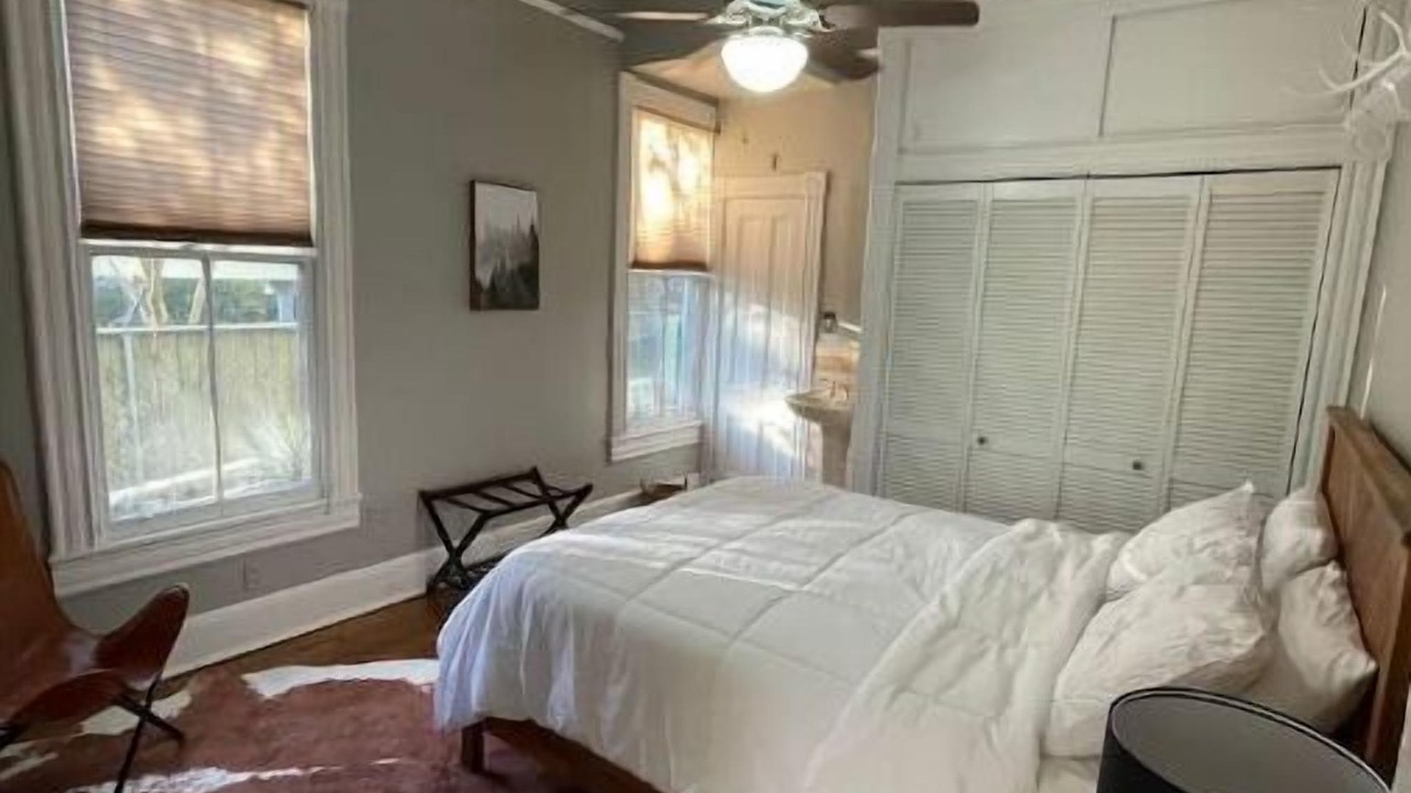 Photo of Bedroom in Five Points