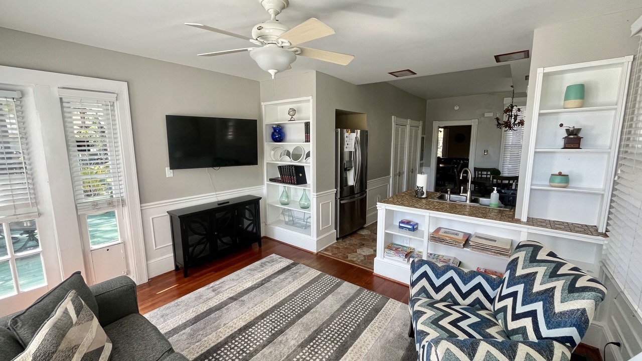 Photo of Livingroom in Five Points