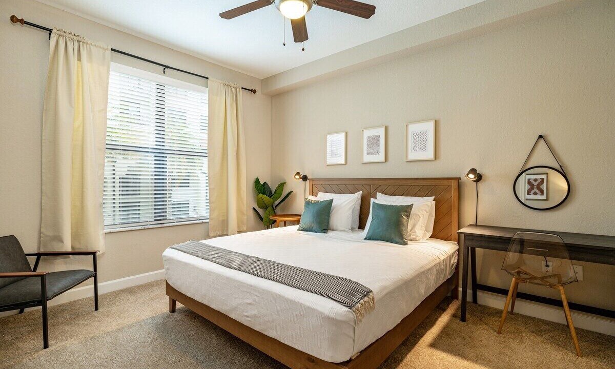 Photo of Bedroom in Carver City - Lincoln Gardens
