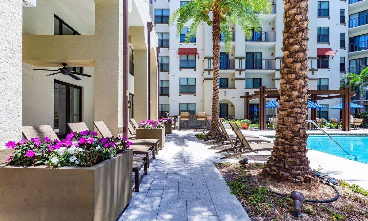 Photo of Outdoor in Carver City - Lincoln Gardens