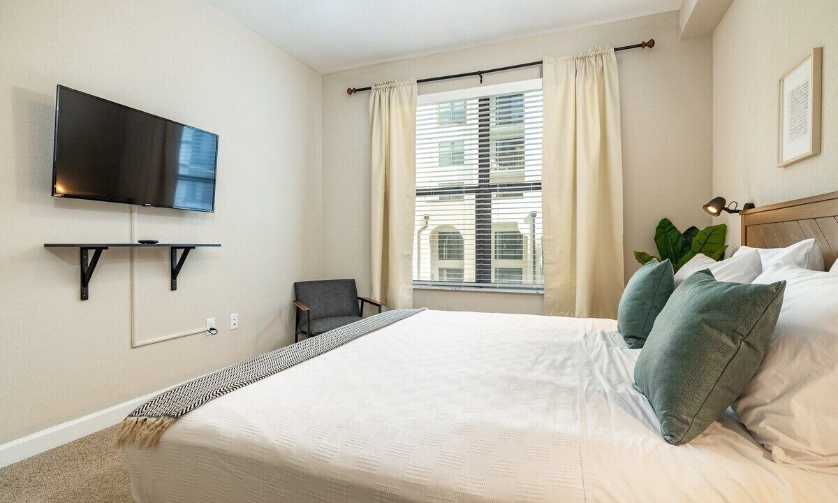 Photo of Bedroom in Carver City - Lincoln Gardens