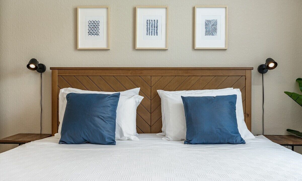 Photo of Bedroom in Carver City - Lincoln Gardens