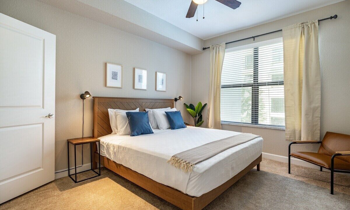 Photo of Bedroom in Carver City - Lincoln Gardens