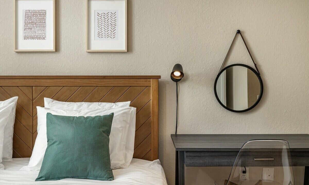 Photo of Bedroom in Carver City - Lincoln Gardens