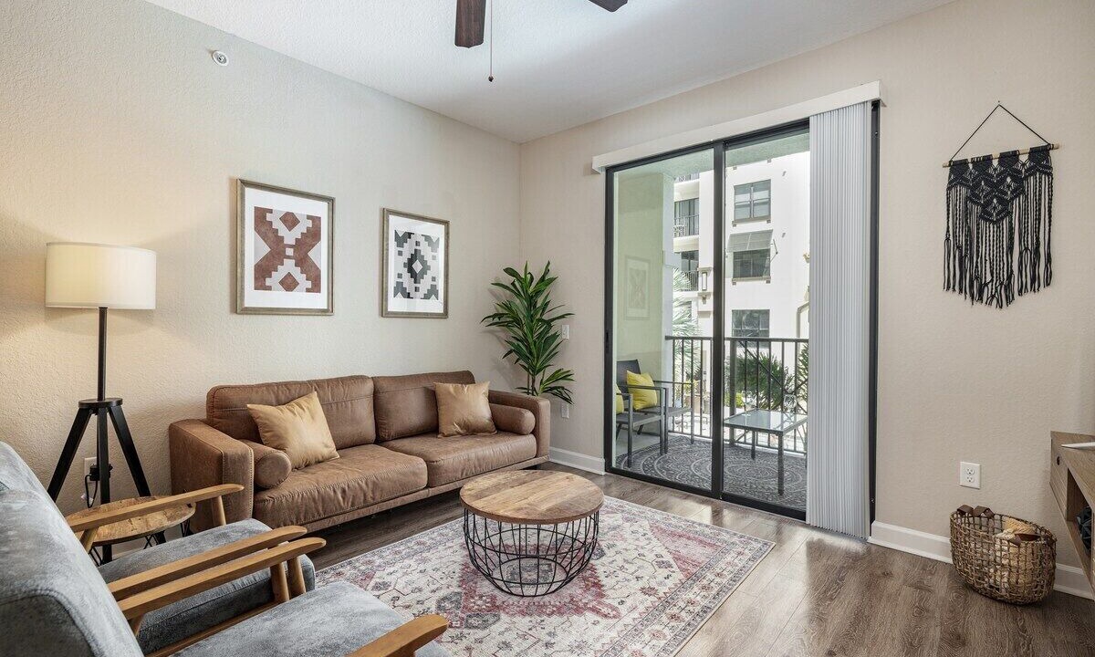 Photo of Livingroom in Carver City - Lincoln Gardens