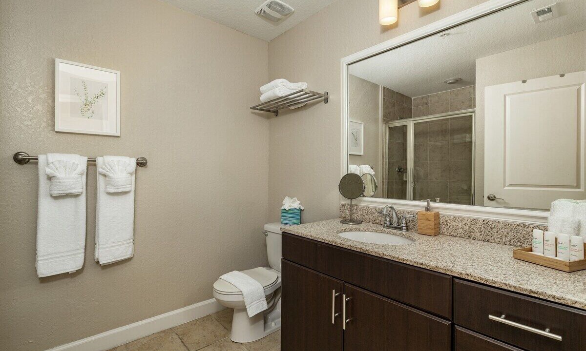 Photo of Bathroom in Carver City - Lincoln Gardens