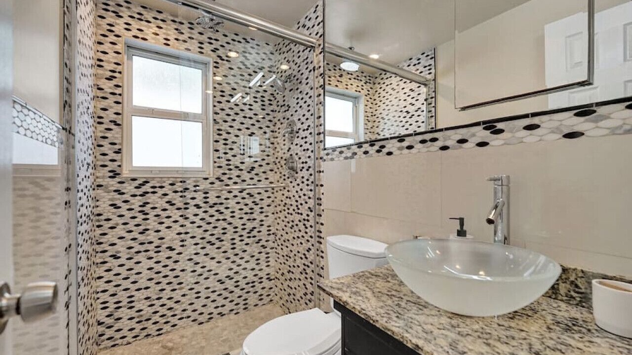 Photo of Bathroom in Hendricks and Venice Isles