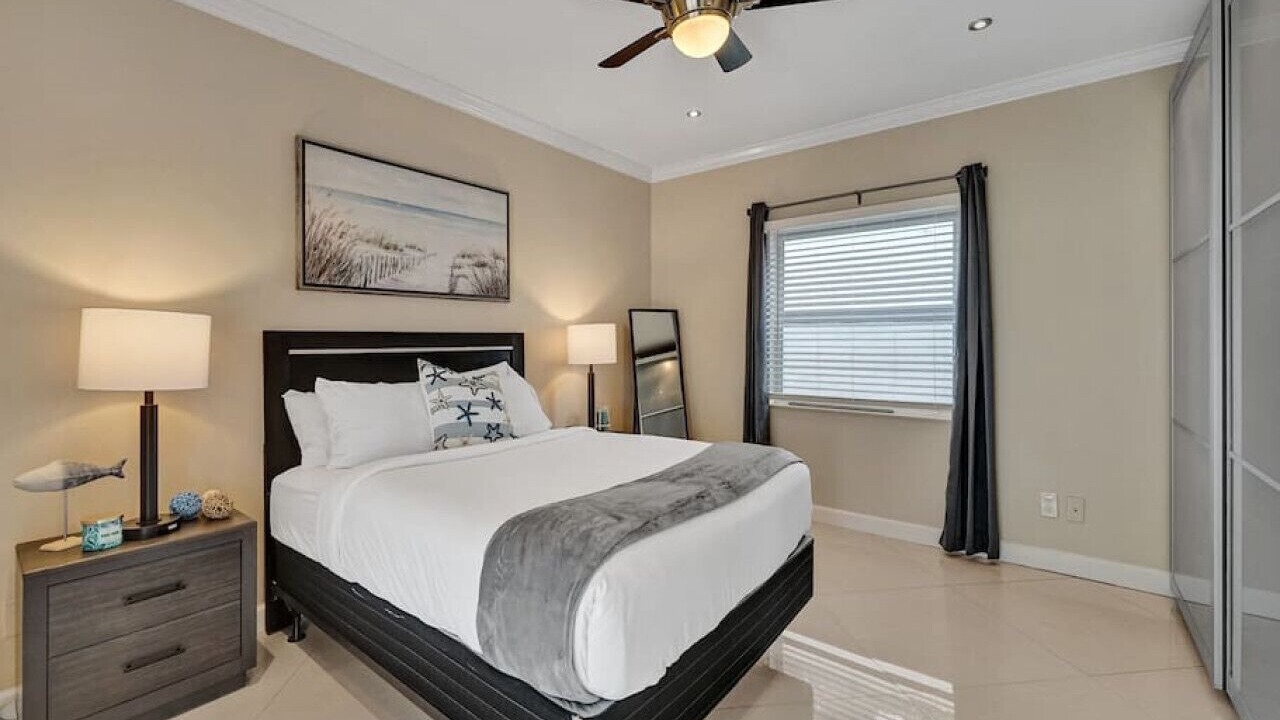 Photo of Bedroom in Hendricks and Venice Isles