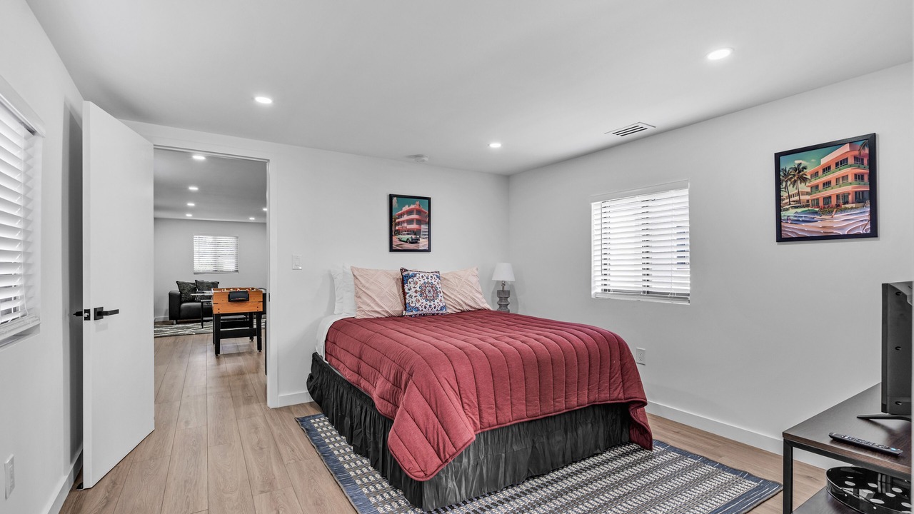 Photo of Bedroom in Ludlam