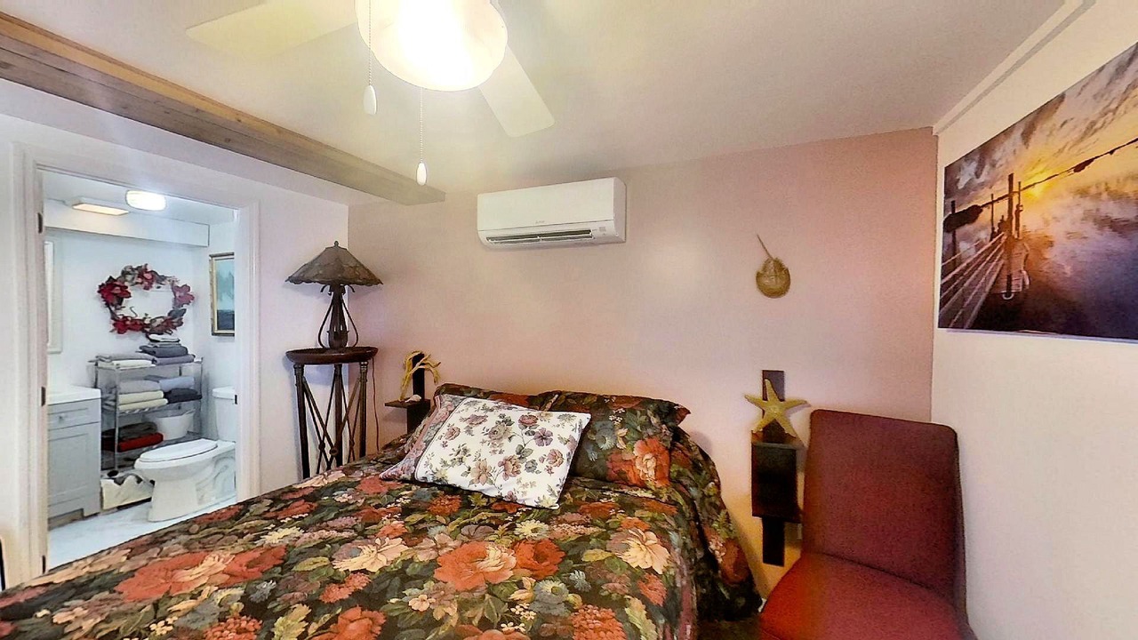 Photo of Bedroom in Cedar Key
