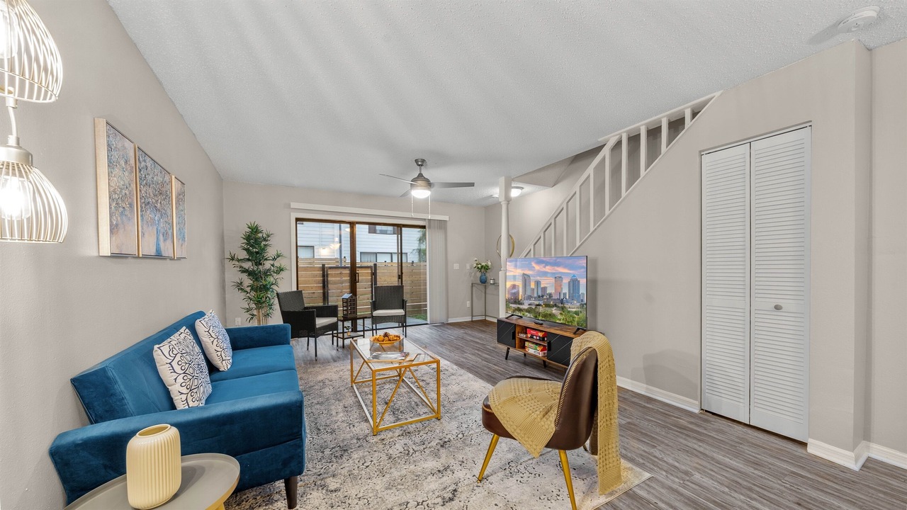 Photo of Livingroom in University