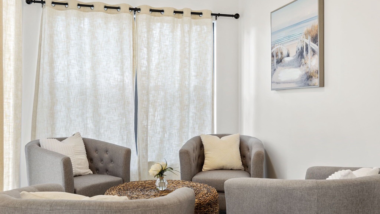 Photo of Livingroom in Hunt Club