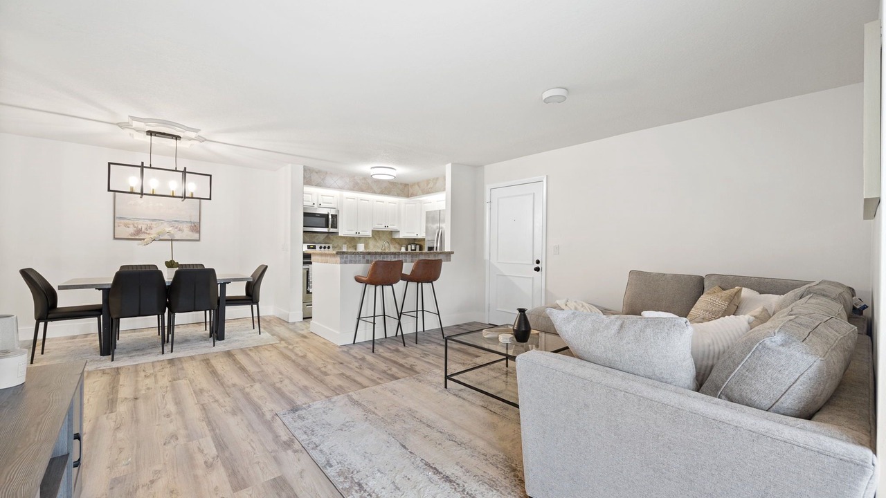 Photo of Livingroom in Hunt Club