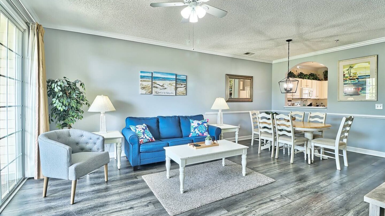 Photo of Livingroom in Longs
