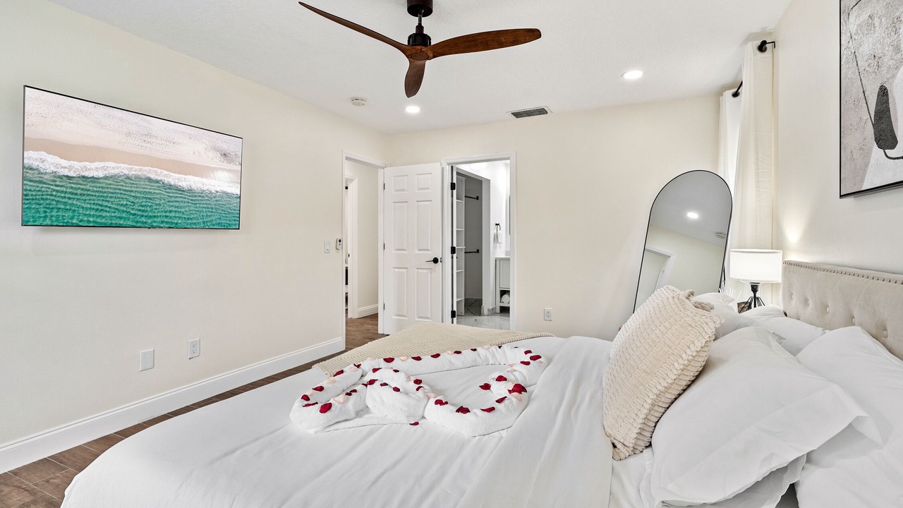 Photo of Bedroom in Lake Clarke Shores