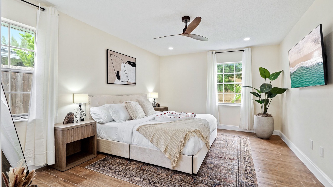 Photo of Bedroom in Lake Clarke Shores