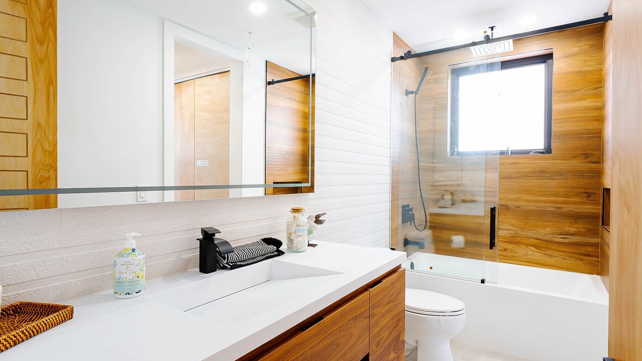 Photo of Bathroom in Monroe County