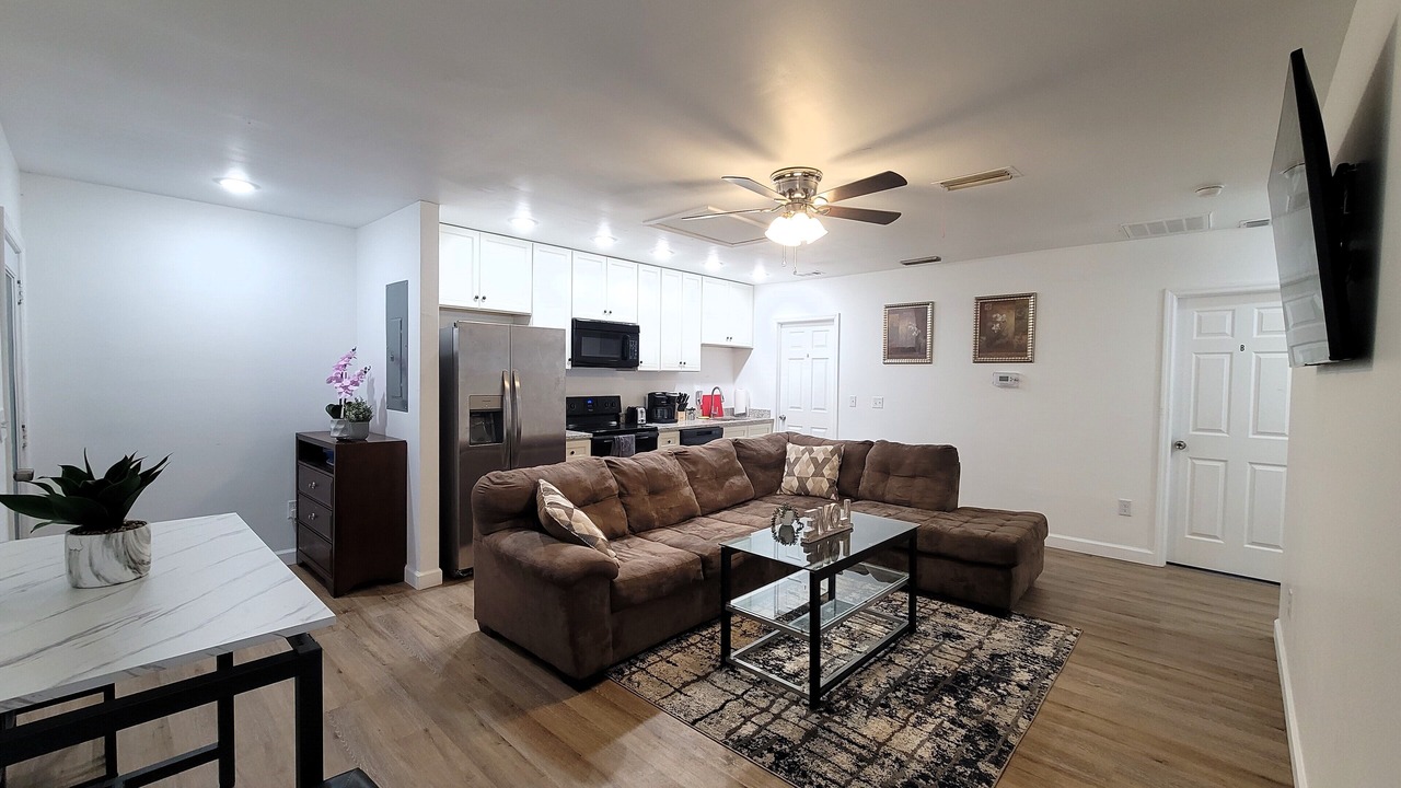Photo of Livingroom in Tallahassee