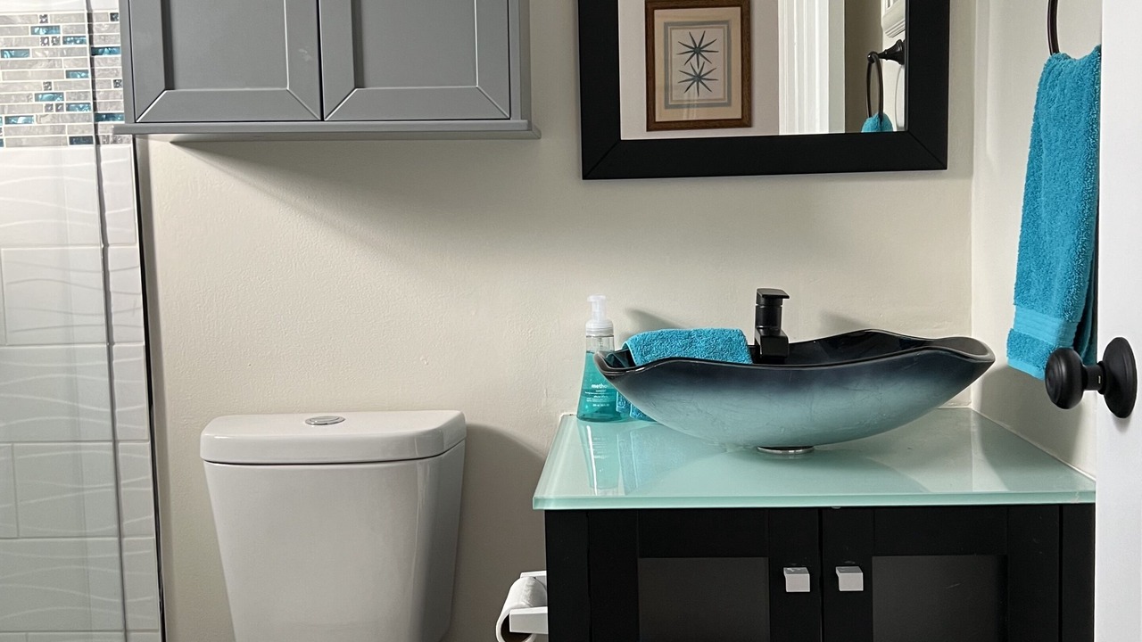 Photo of Bathroom in Willoughby Acres