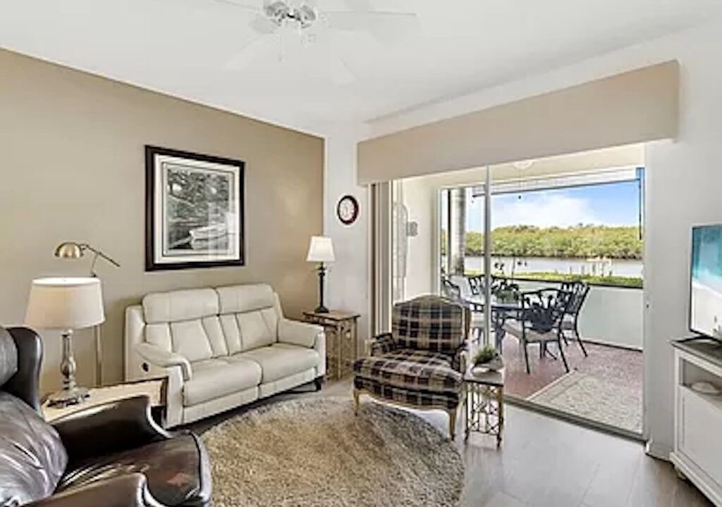 Photo of Livingroom in Naples