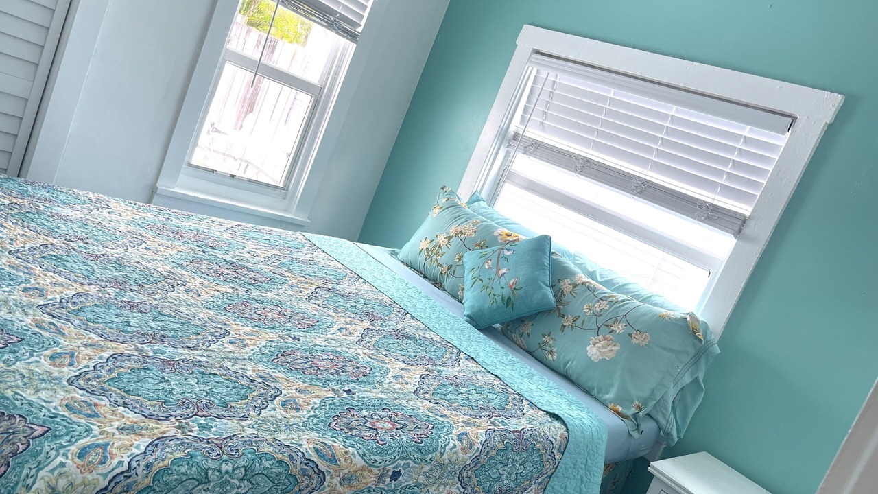 Photo of Bedroom in Parrot Cove