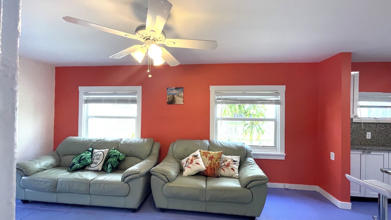 Photo of Livingroom in Parrot Cove