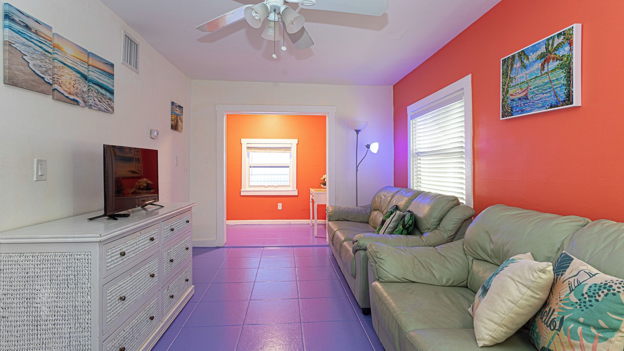 Photo of Livingroom in Parrot Cove