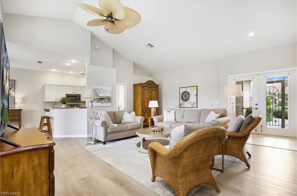 Photo of Livingroom in Falcons Glen