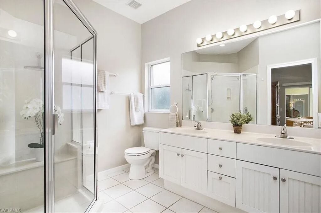 Photo of Bathroom in Falcons Glen