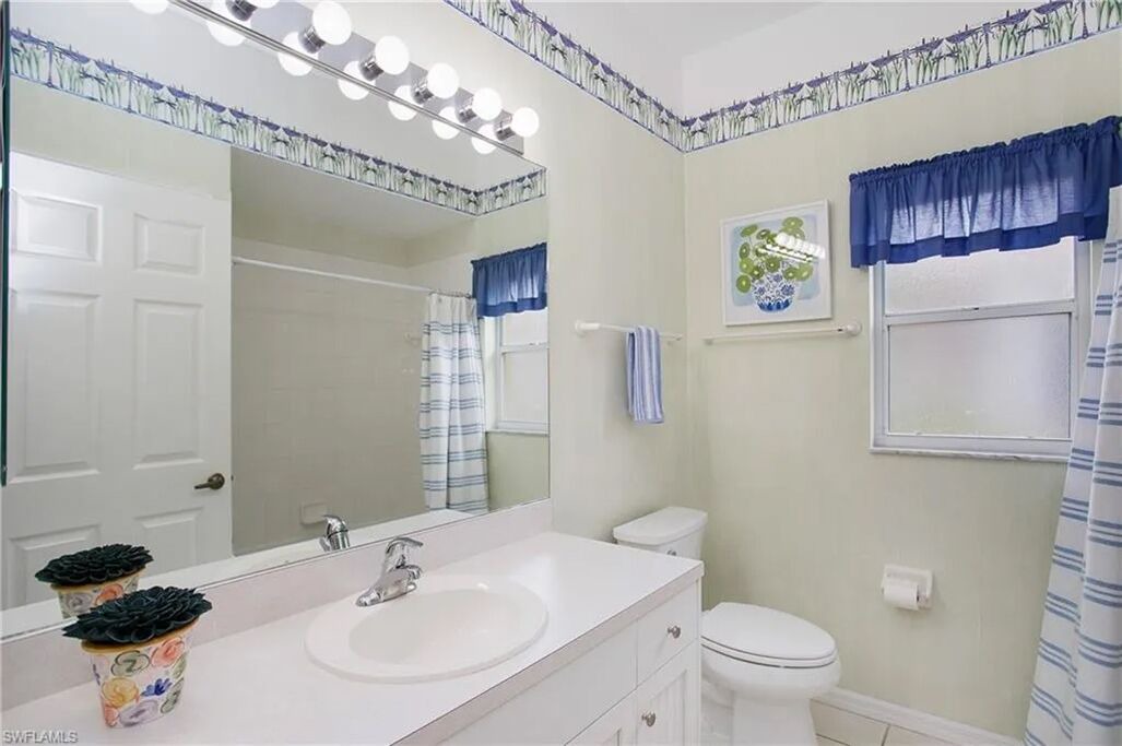 Photo of Bathroom in Falcons Glen