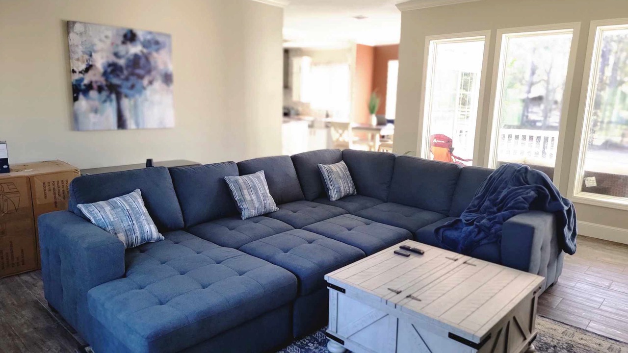 Photo of Livingroom in Bronson