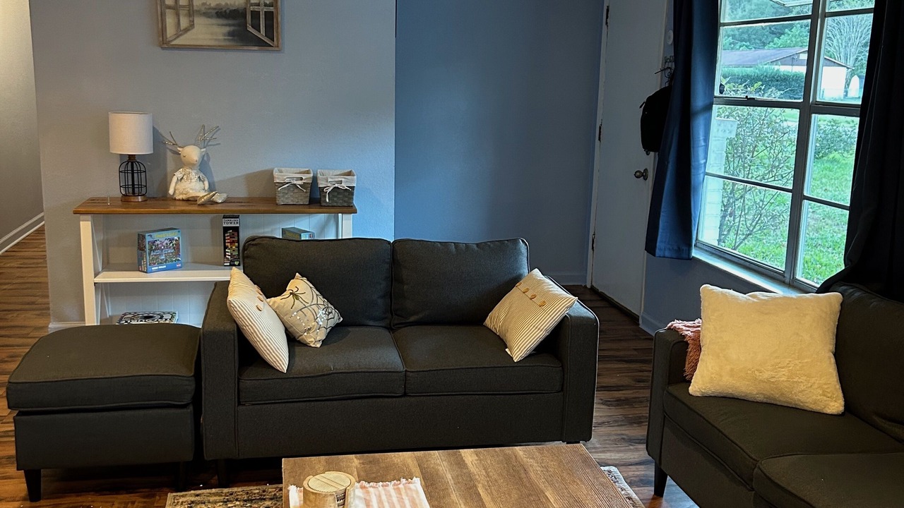 Photo of Livingroom in Belleview Heights