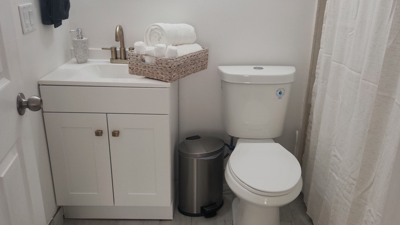 Photo of Bathroom in Greenview Shores