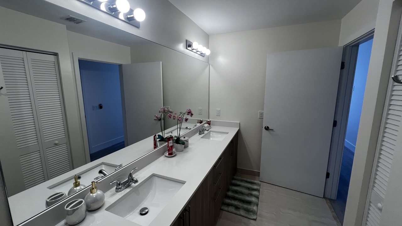 Photo of Bathroom in Majestic Palms